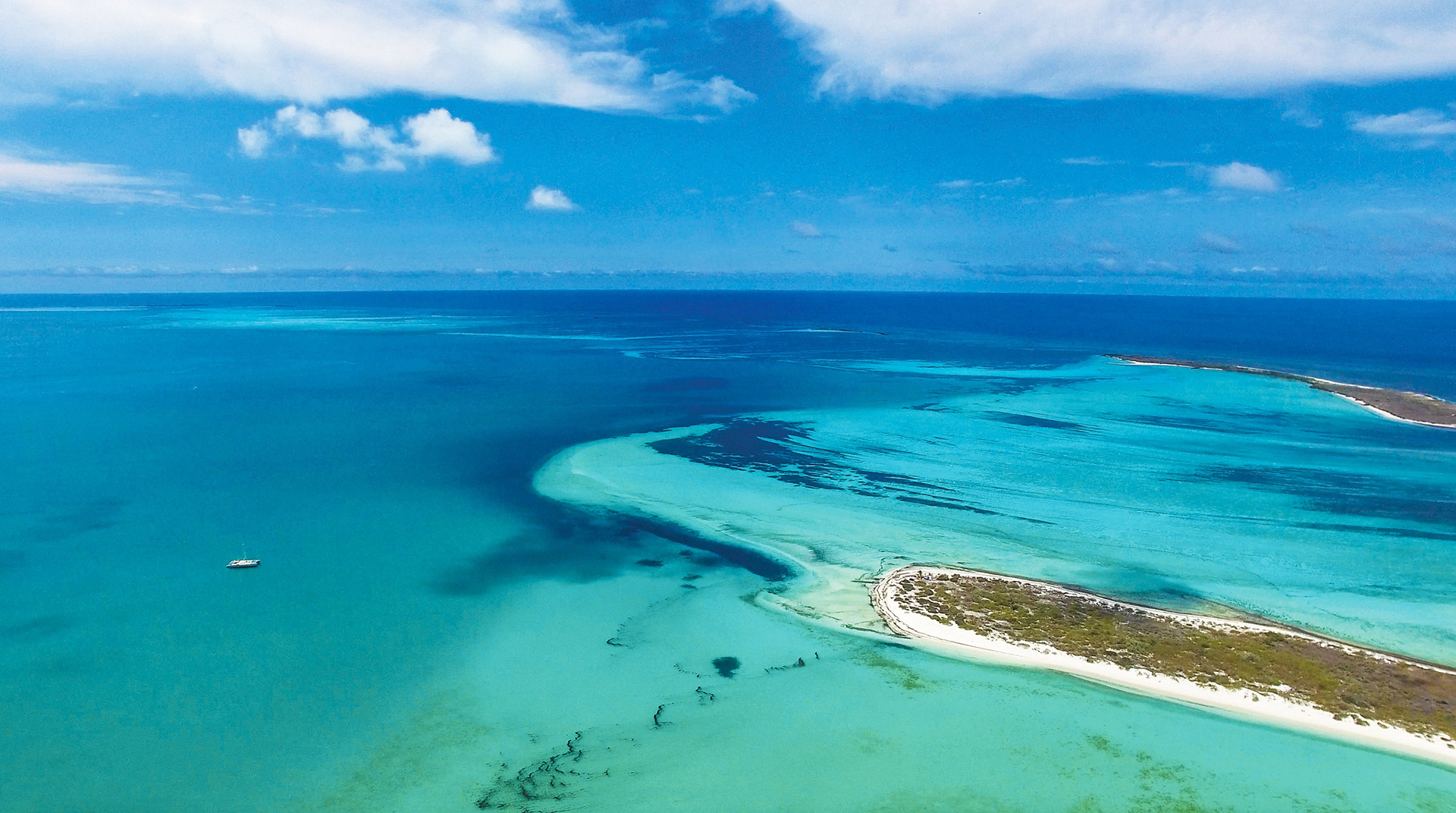 cosmoledo atoll blue safari seychelles
